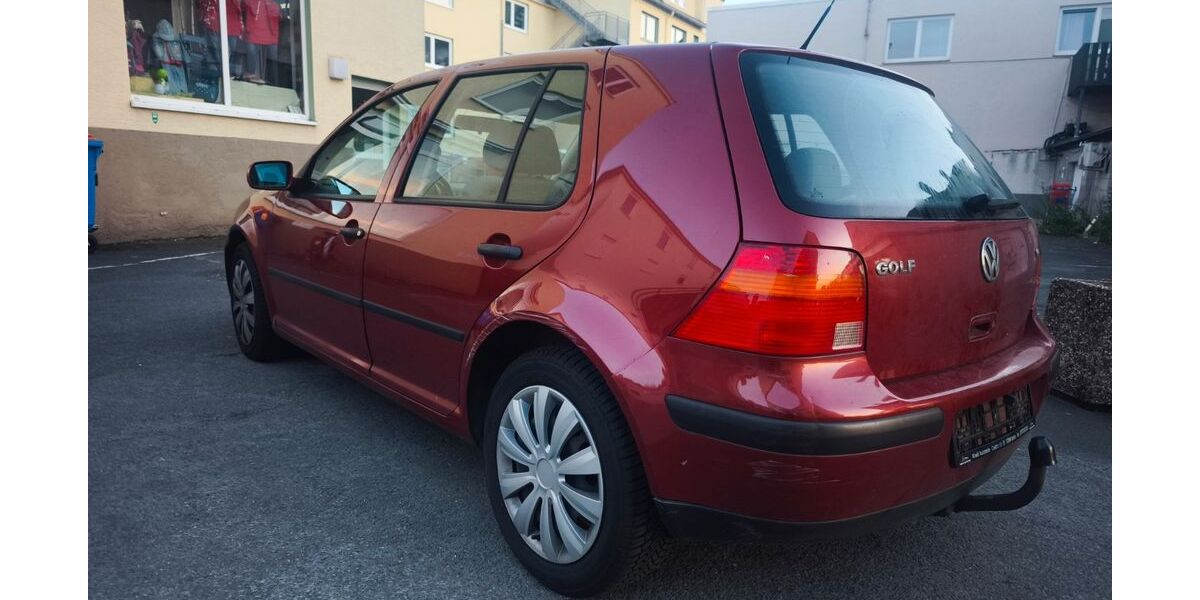 VW Golf 290.000 km 1.990 &euro; Paderborn 33098