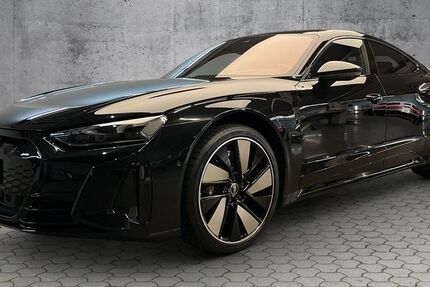 Audi e-tron GT 44.300 km 55.490 € Paderborn 33100