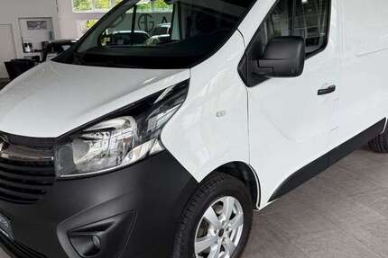 Opel Vivaro 121.000 km 12.950 &euro; Paderborn 33106