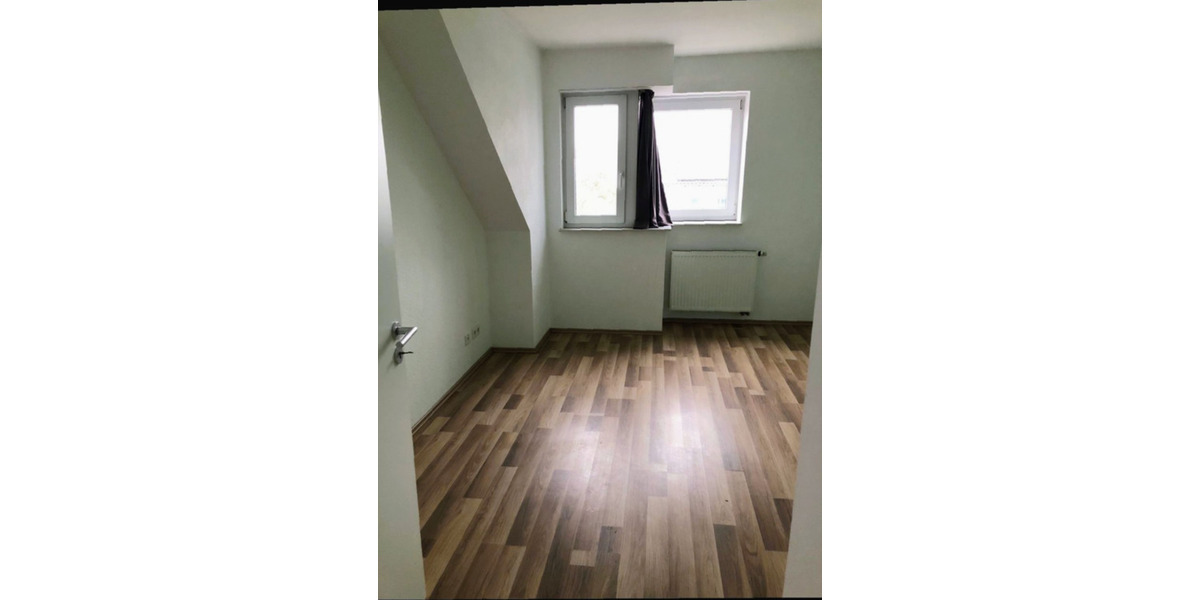 Dachgeschoßwohnung Steinheim - 3 Zimmer, 78 m&sup2;, 730&euro; | Angebot:25714476