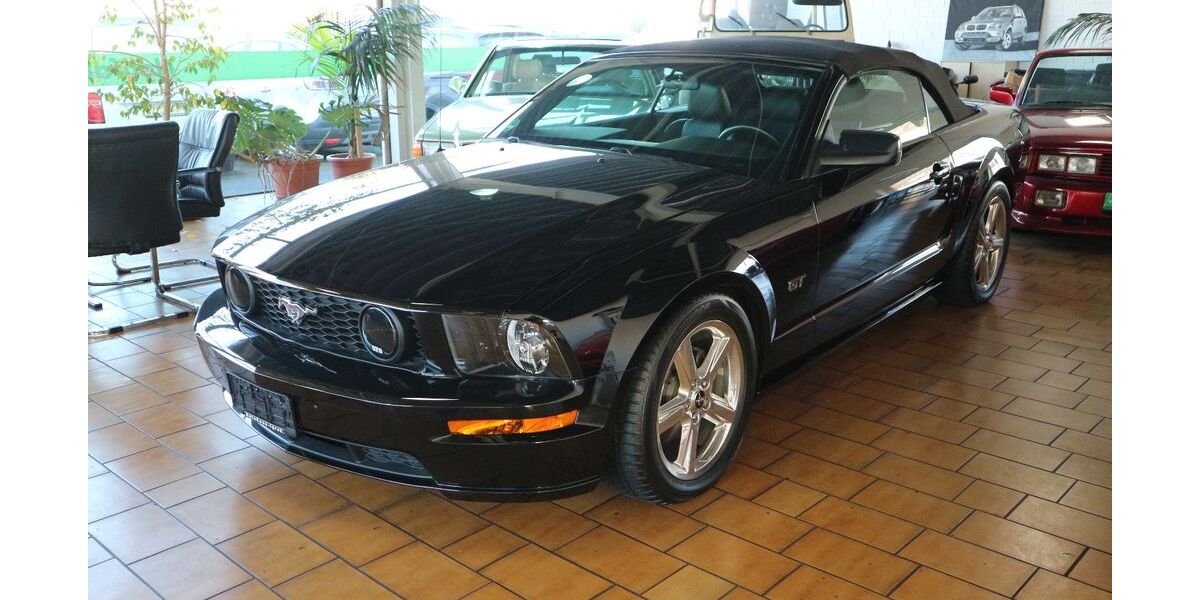 Ford Mustang 43.508 km 25.990 € Paderborn Schloß-Neuhaus 33104