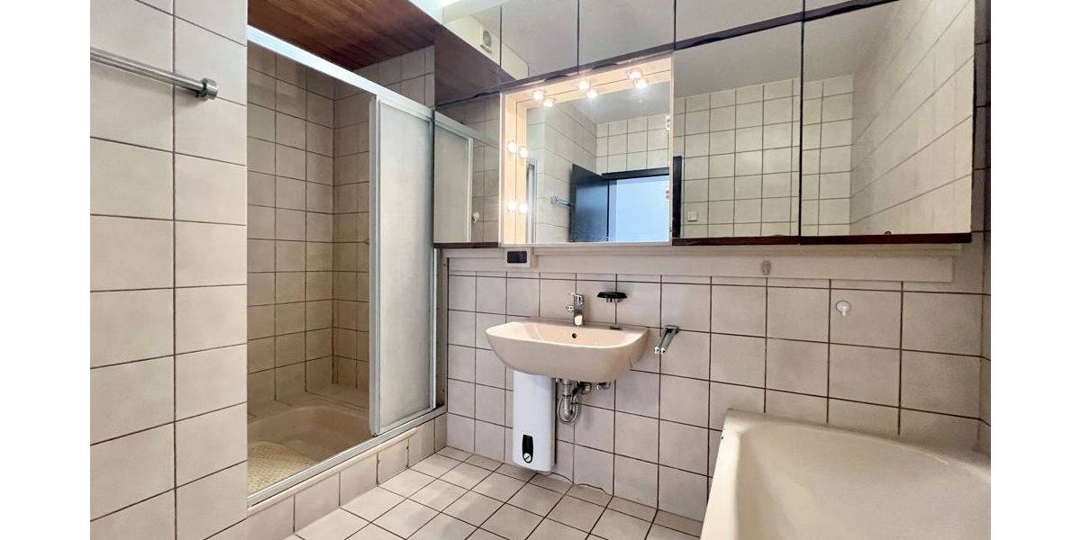 Etagenwohnung Detmold Innenstadt - 3 Zimmer, 75 m&sup2;, 175.000&euro; | Angebot:26909857