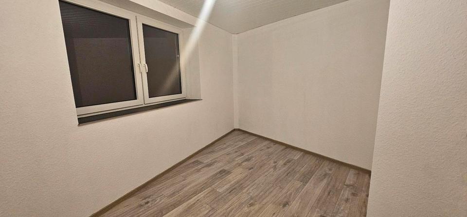 Erdgeschoßwohnung Bad Wünnenberg - 2 Zimmer, 85 m&sup2;, 585&euro; | Angebot:26665023