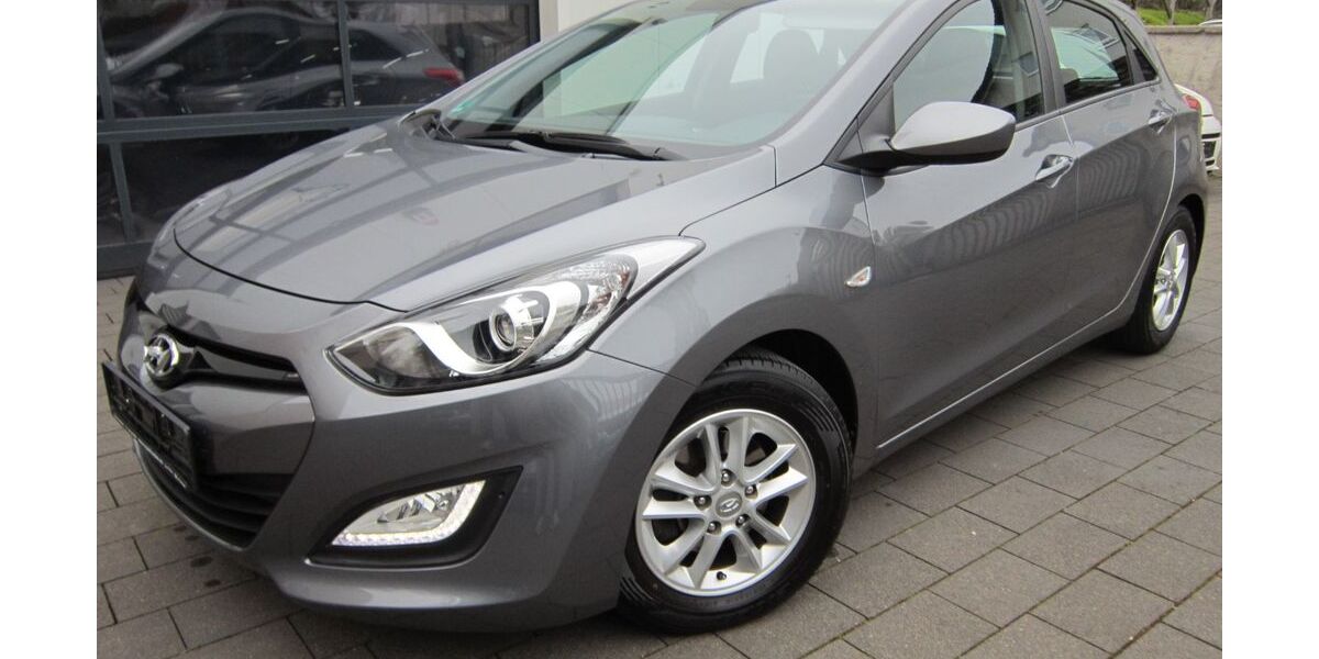 Hyundai i30 92.800 km 7.350 &euro; Paderborn 33102