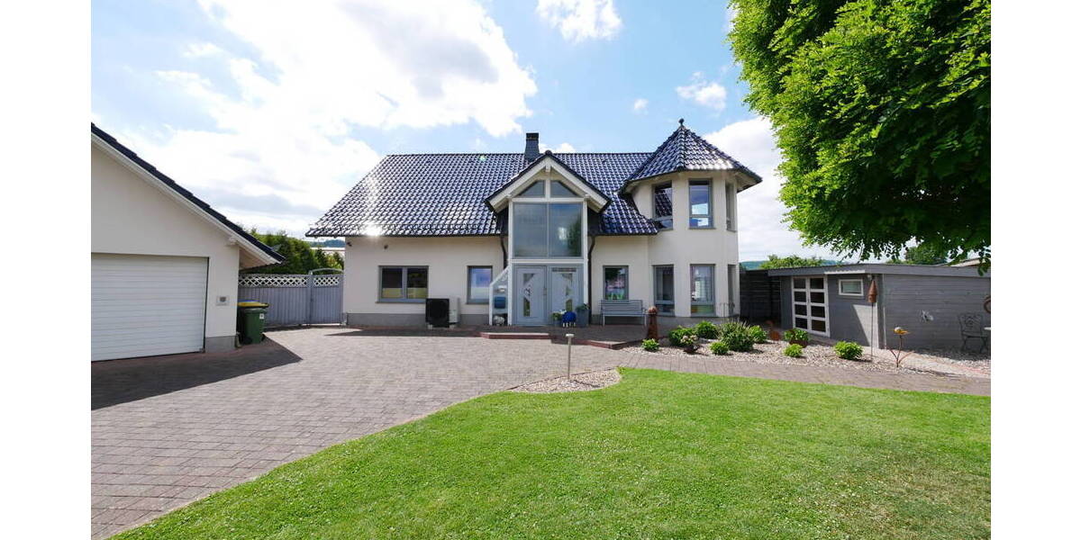 Einfamilienhaus Willebadessen - 6 Zimmer, 245 m&sup2;, 429.000&euro; | Angebot:25704095