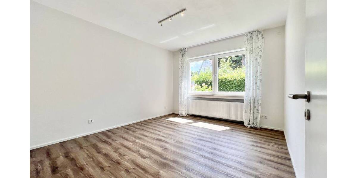 Bungalow Detmold Hiddesen - 4 Zimmer, 130 m&sup2;, 1.480&euro; | Angebot:26917548