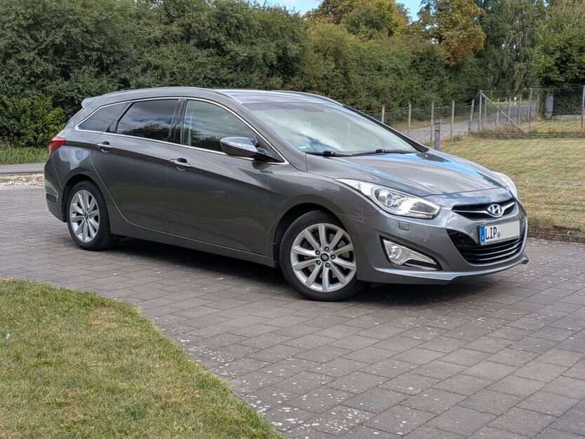 Hyundai i40 97.300 km 10.250 € Lage 32791