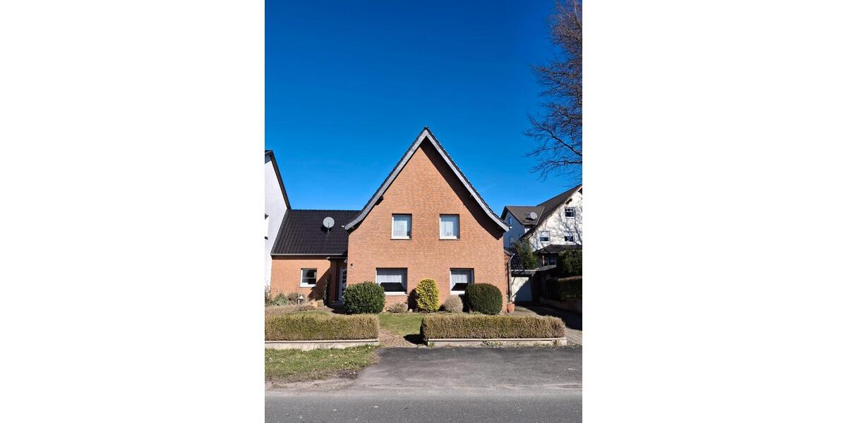 Einfamilienhaus Paderborn Neuenbeken - 7 Zimmer, 170 m&sup2;, 270.000&euro; | Angebot:26040803