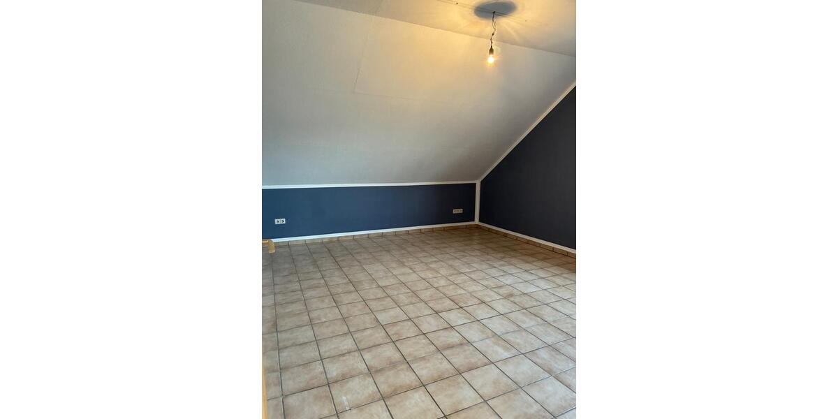 Dachgeschoßwohnung Hövelhof - 4 Zimmer, 101 m&sup2;, 800&euro; | Angebot:27549103