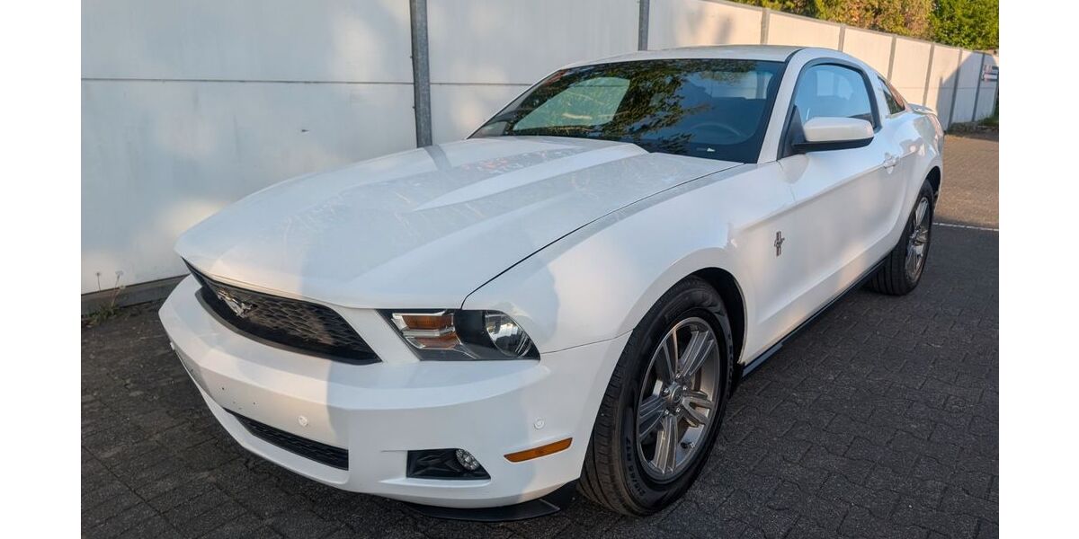 Ford Mustang 121.242 km 14.999 € Detmold 32758