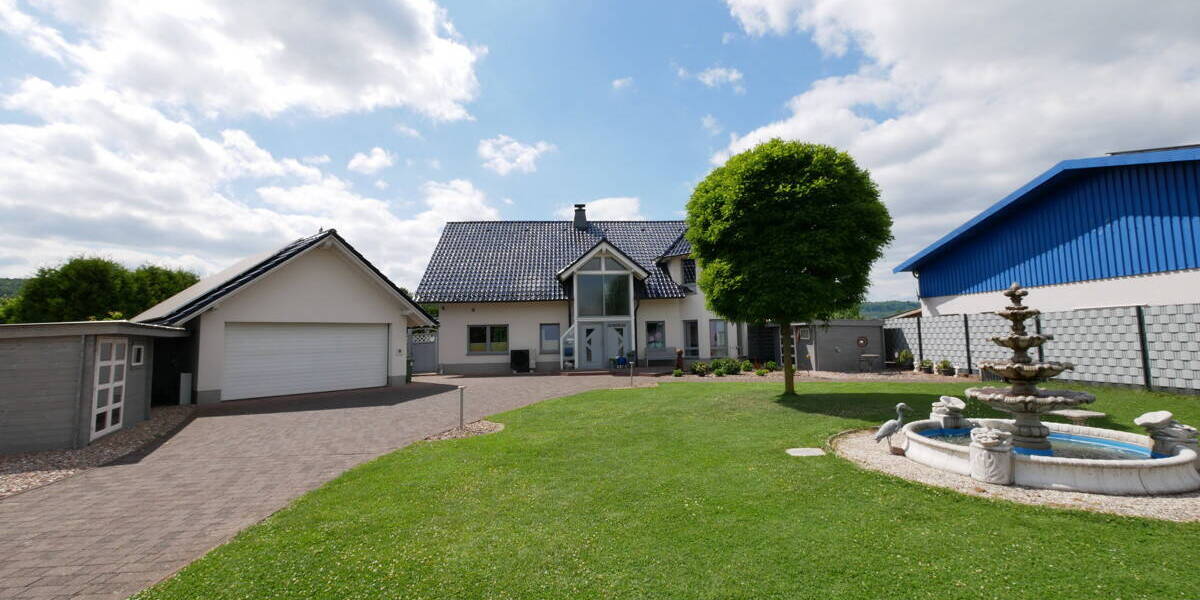 Einfamilienhaus Willebadessen - 6 Zimmer, 245 m&sup2;, 429.000&euro; | Angebot:25704095