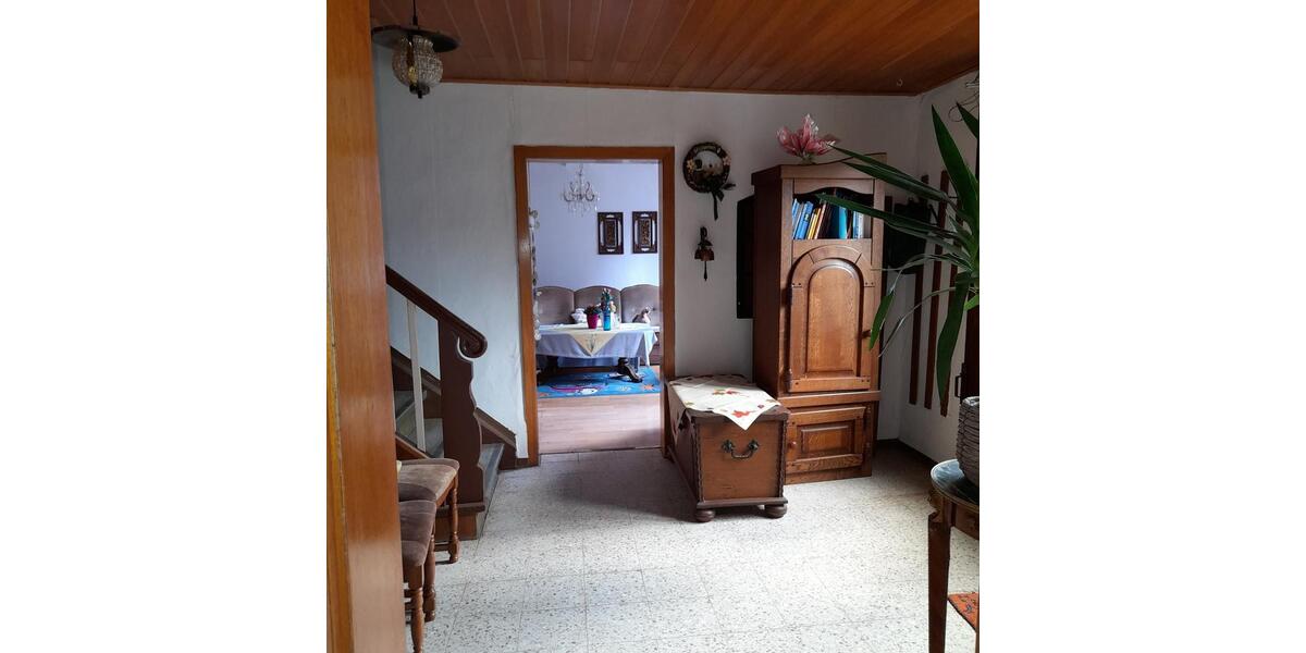 Erdgeschoßwohnung Brakel - 6 Zimmer, 140 m&sup2;, 1.800&euro; | Angebot:27592128