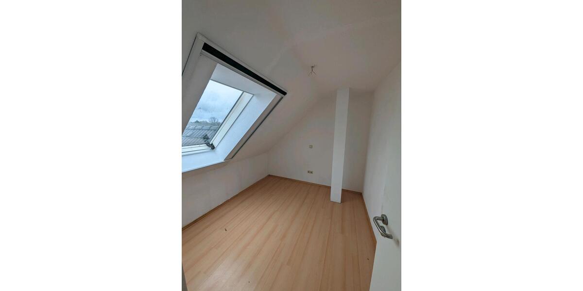 Dachgeschoßwohnung Paderborn - 2 Zimmer, 28 m&sup2;, 380&euro; | Angebot:26464232