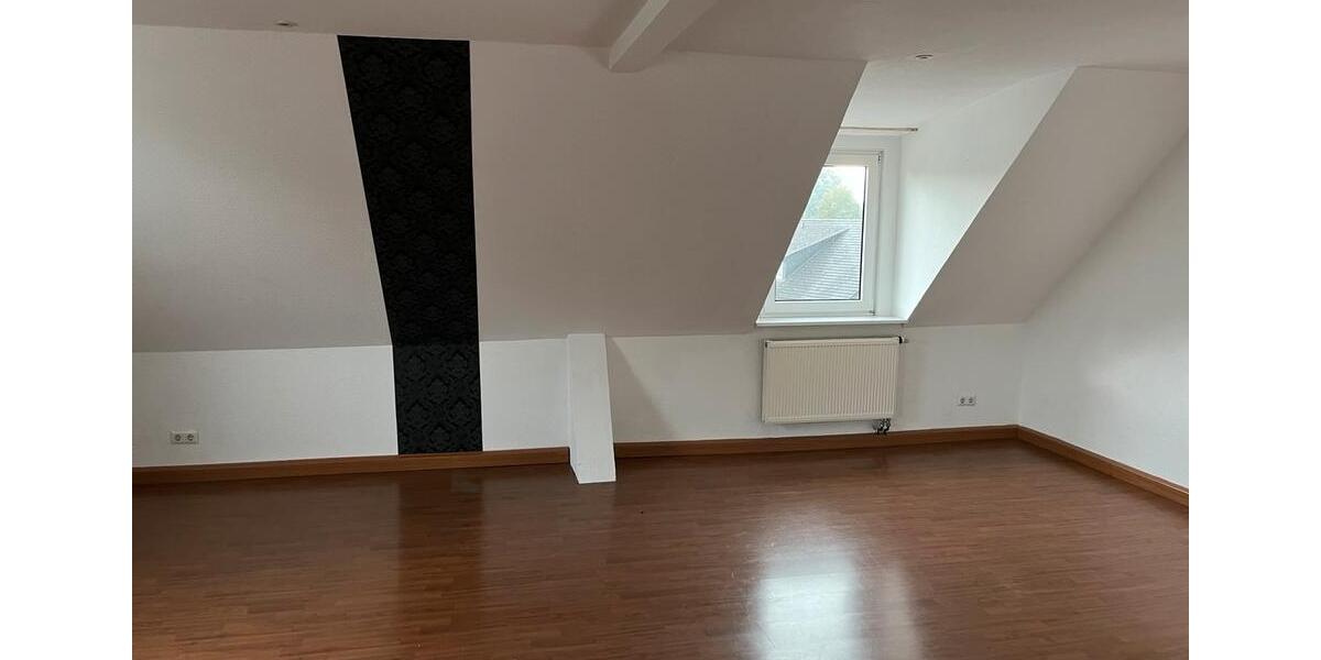 Dachgeschoßwohnung Hövelhof - 3 Zimmer, 100 m&sup2;, 1.150&euro; | Angebot:24866564