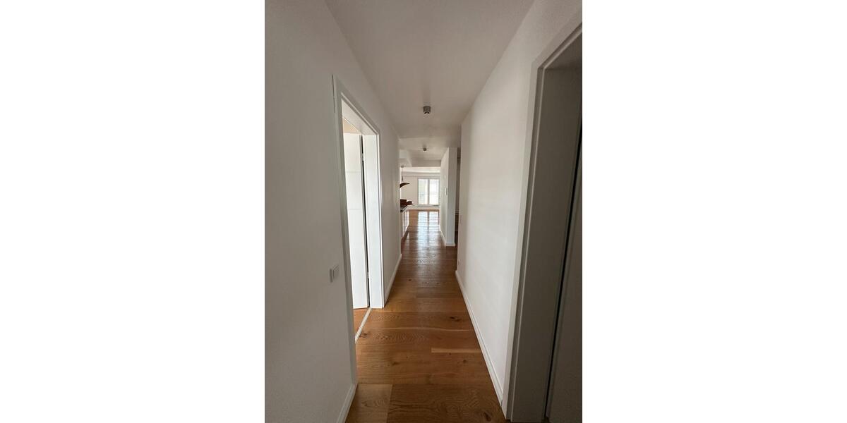 Einfamilienhaus Detmold - 3 Zimmer, 142 m&sup2;, 1.470&euro; | Angebot:26223551