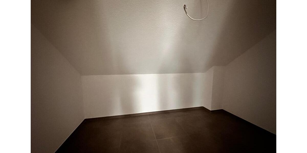 Dachgeschoßwohnung Paderborn - 2 Zimmer, 89 m&sup2;, 1.240&euro; | Angebot:26001836