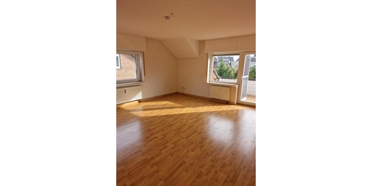 Dachgeschoßwohnung Paderborn Elsen - 3 Zimmer, 94 m&sup2;, 900&euro; | Angebot:26413474