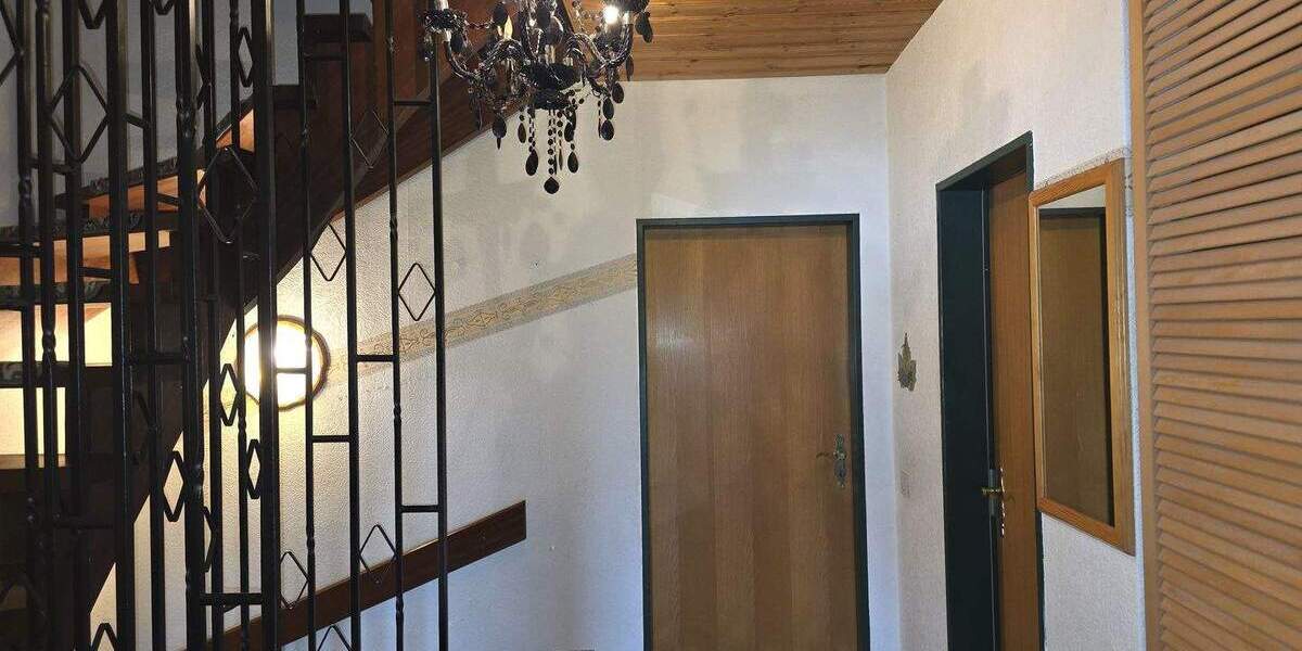 *Charmantes Reihenmittelhaus mit Potenzial in begehrter Lage von Elsen* 4 zimmer