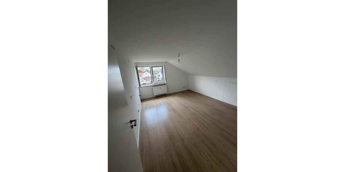 Dachgeschoßwohnung Delbrück - 2 Zimmer, 45 m&sup2;, 500&euro; | Angebot:26613505