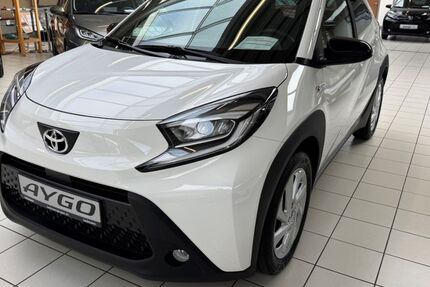 Toyota Aygo (X) 20.000 km 14.490 &euro; Paderborn 33104