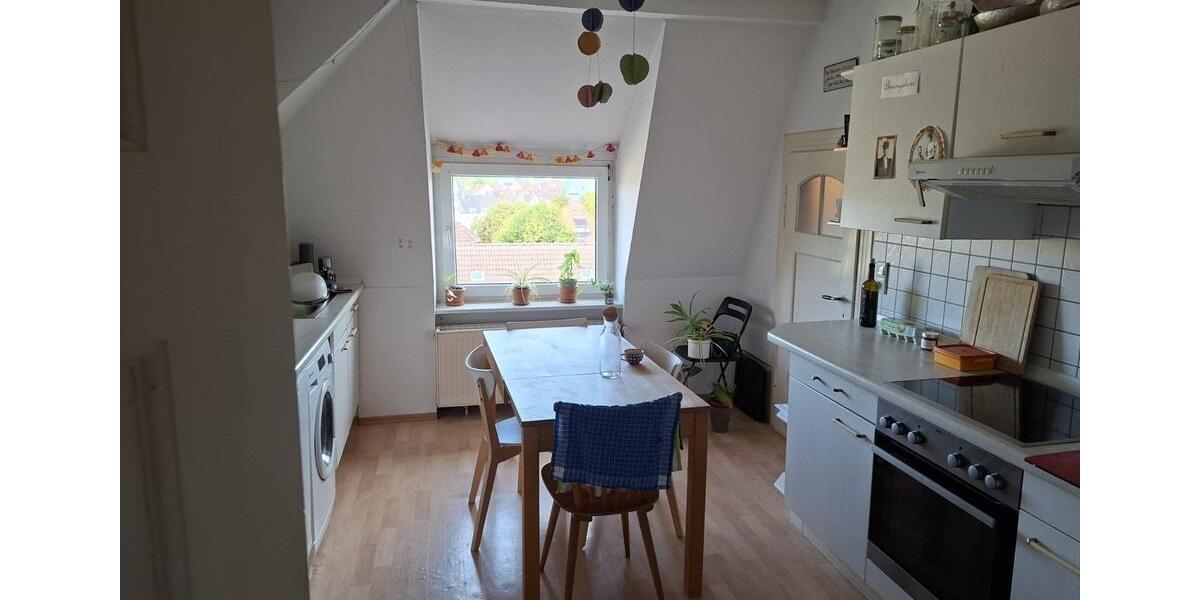 Dachgeschoßwohnung Detmold - 5 Zimmer, 110 m&sup2;, 770&euro; | Angebot:27550571