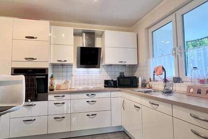 Wohntraum in Schloß-Nähe - großzügige 3-Zimmer-Wohnung in ruhiger Lage