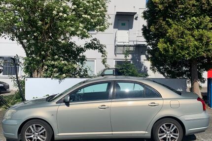 Toyota Avensis 220.500 km 2.250 &euro; Bad Lippspringe 33175