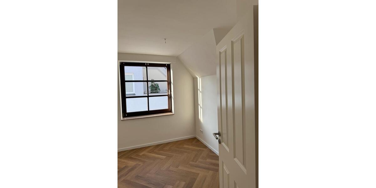 Dachgeschoßwohnung Paderborn - 2.5 Zimmer, 60 m&sup2;, 195.000&euro; | Angebot:27534171