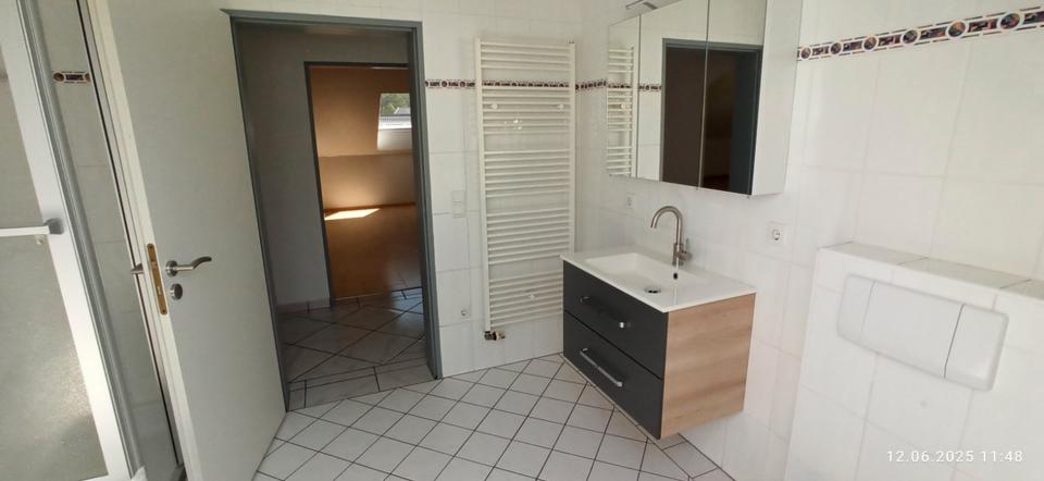 Dachgeschoßwohnung Altenbeken - 3 Zimmer, 112 m&sup2;, 730&euro; | Angebot:26462906