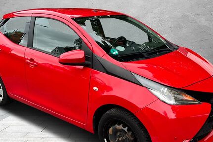 Toyota Aygo (X) 88.000 km 6.666 € Detmold 32758