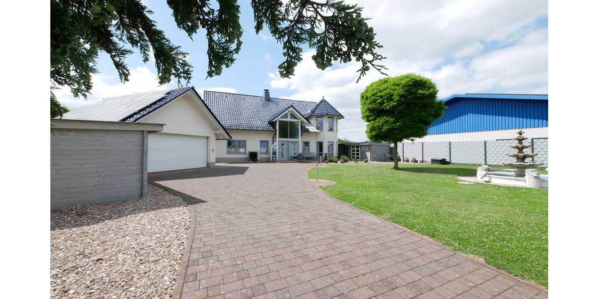 Einfamilienhaus Willebadessen - 6 Zimmer, 245 m&sup2;, 429.000&euro; | Angebot:25704095