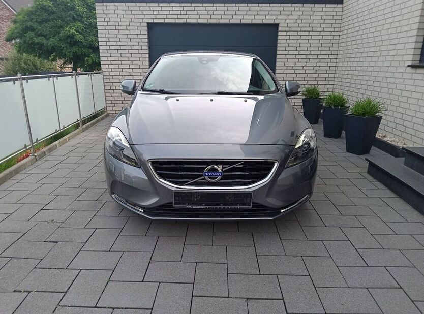 V40