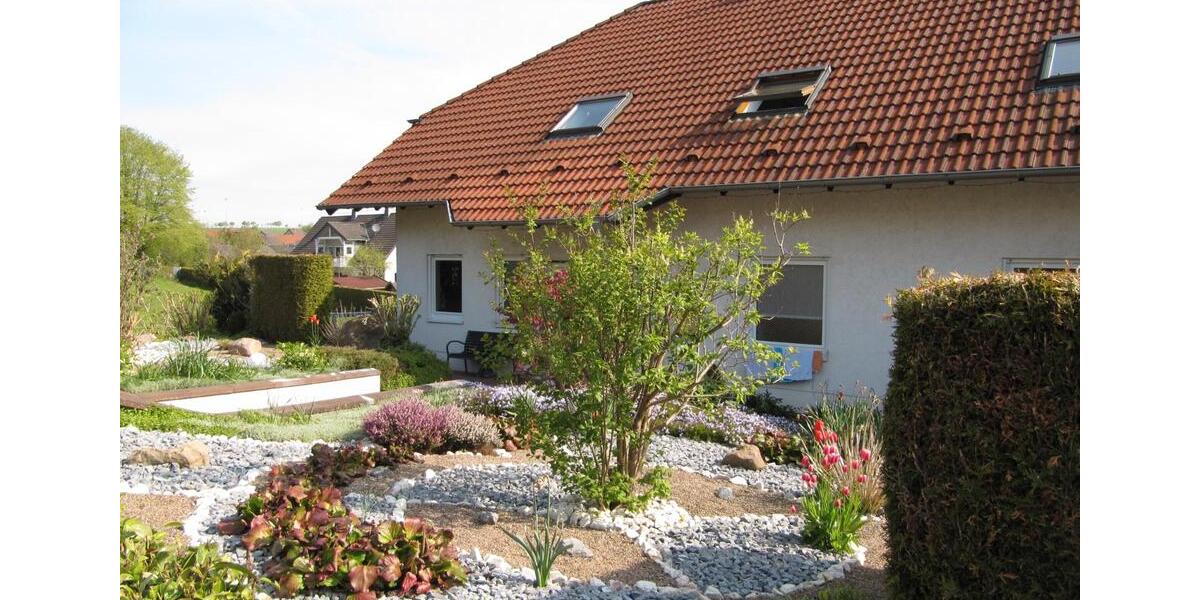 Dachgeschoßwohnung Altenbeken - 3 Zimmer, 112 m&sup2;, 730&euro; | Angebot:26462906