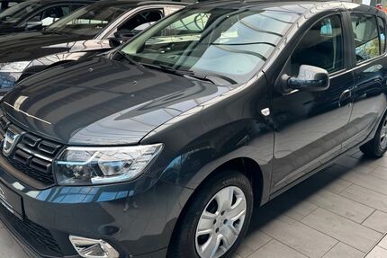 Dacia Sandero 84.000 km 8.900 &euro; Detmold 32758