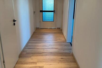 Schöne Helle Dachgeschosswohnung 3 zimmer