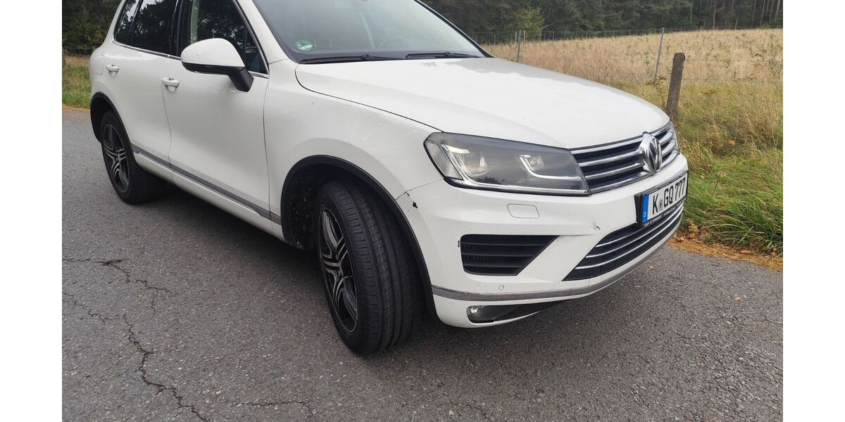VW Touareg 249.000 km 13.800 € Augustdorf 32832