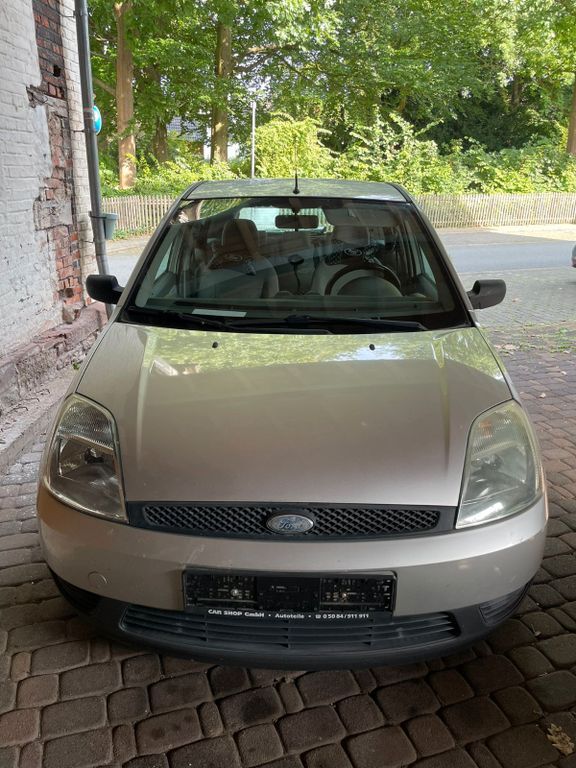 Ford Fiesta 205.800 km 1.050 € Steinheim 32839