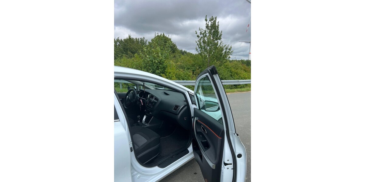 Kia ceed 201.000 km 5.099 € Paderborn 33104