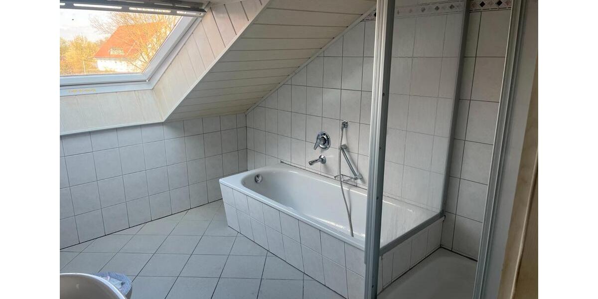 Dachgeschoßwohnung Hövelhof - 2 Zimmer, 66 m&sup2;, 700&euro; | Angebot:26161752