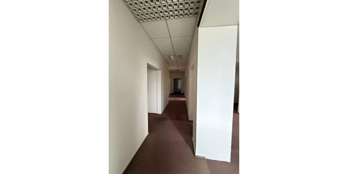 Gewerbeobjekt Paderborn Schloß Neuhaus - 6 Zimmer, 980&euro; | Angebot:25781125