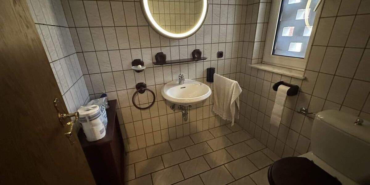 Einfamilienhaus Steinheim - 6 Zimmer, 262 m&sup2;, 299.000&euro; | Angebot:25821934