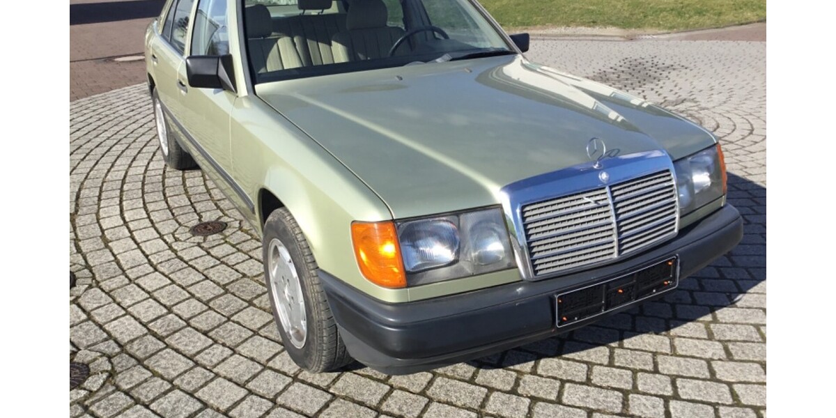 Mercedes-Benz E 230 69.800 km 10.800 &euro; Paderborn 33104