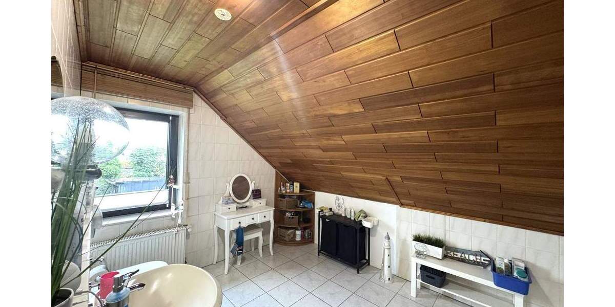 Einfamilienhaus Salzkotten - 7 Zimmer, 130 m&sup2;, 499.000&euro; | Angebot:25360757