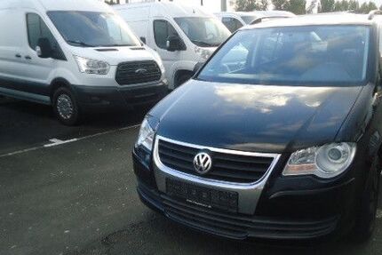 VW Touran 226.600 km 3.990 &euro; Paderborn 33104