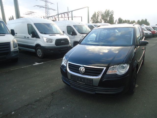 VW Touran 226.600 km 3.990 &euro; Paderborn 33104
