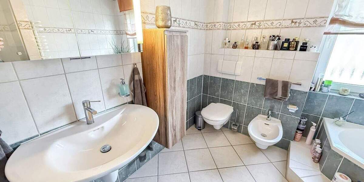 Mehrfamilienhaus, Wohnhaus Oerlinghausen Lipperreihe - 6 Zimmer, 182 m&sup2;, 469.000&euro; | Angebot:25037842