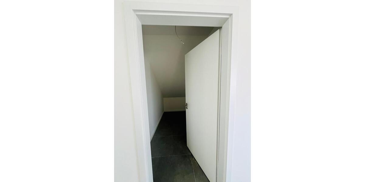 Dachgeschoßwohnung Paderborn Neuenbeken - 3 Zimmer, 101 m&sup2;, 1.400&euro; | Angebot:27564919