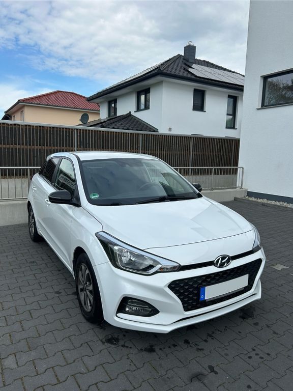 i20