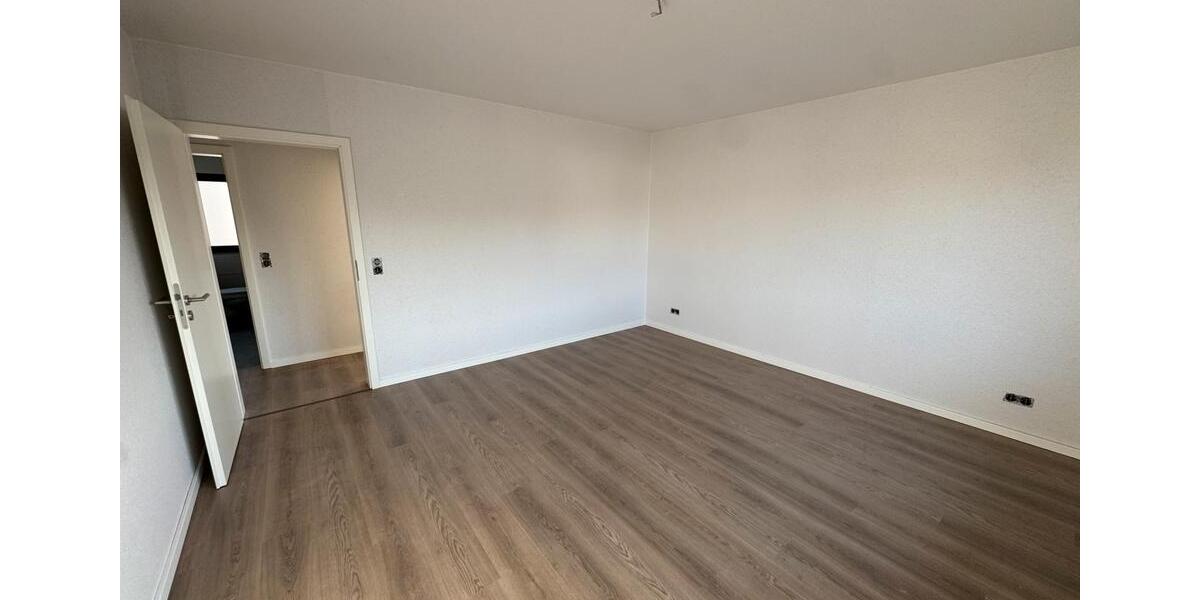Etagenwohnung Detmold - 4 Zimmer, 96 m&sup2;, 750&euro; | Angebot:25264794