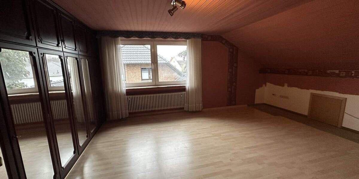 Einfamilienhaus Steinheim - 6 Zimmer, 262 m&sup2;, 299.000&euro; | Angebot:25821934